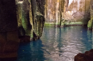 visit the Sawa-i-lau caves on your adventure driven vacation